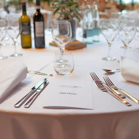 Ξενοδοχείο Unahotels 4*