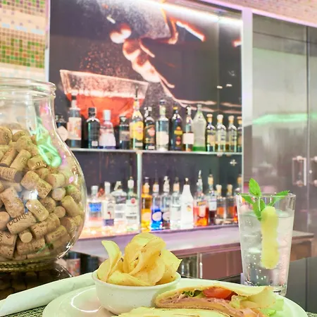 Ξενοδοχείο Unahotels 4*